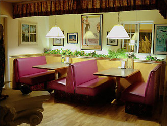 solar powered dining booths for the restaurant experience